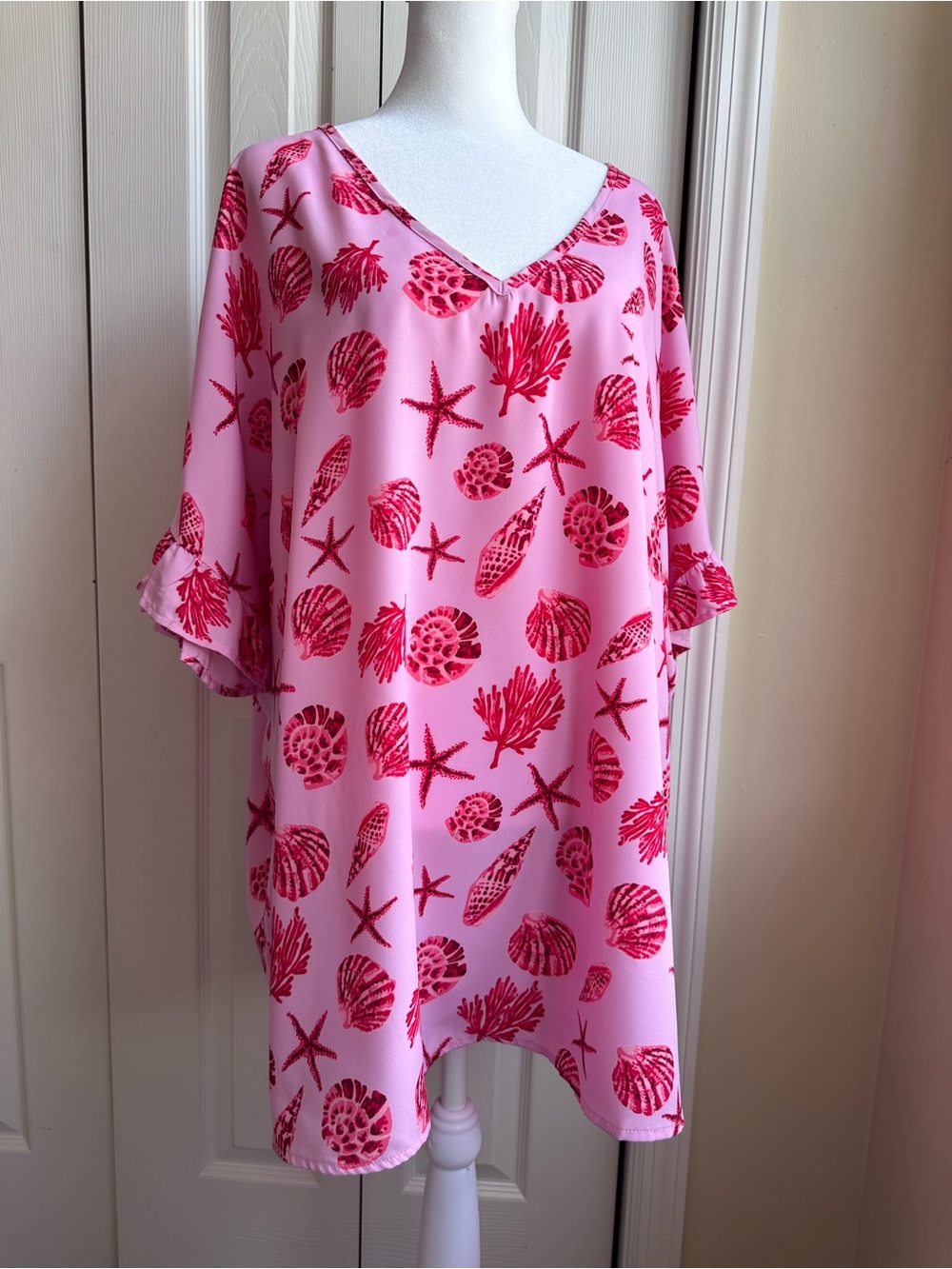 entro Pink Seashell Print V-Neck Top